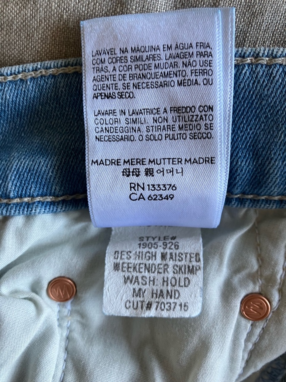 MOTHER High Waisted Weekender Skimp Jeans in Hold My Hand - Size 28 - Picture 12 of 12